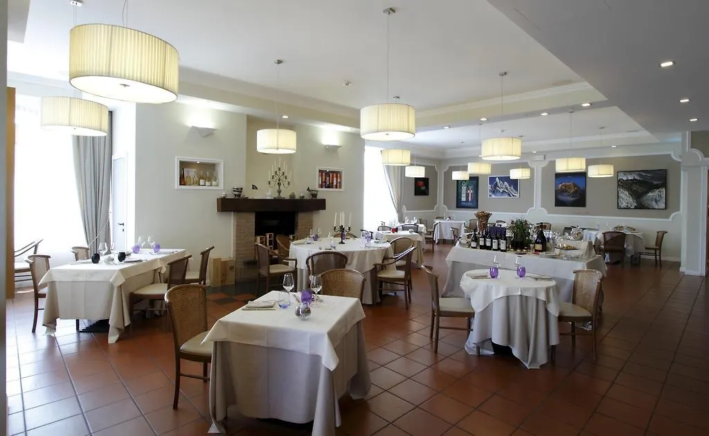 Albergo Della Roccia Varano de' Melegari 4*,  Italy